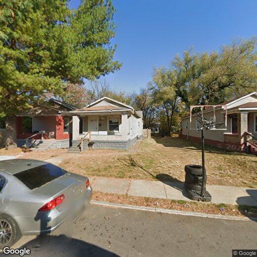Primary Photo - 2219 W Ormsby Ave