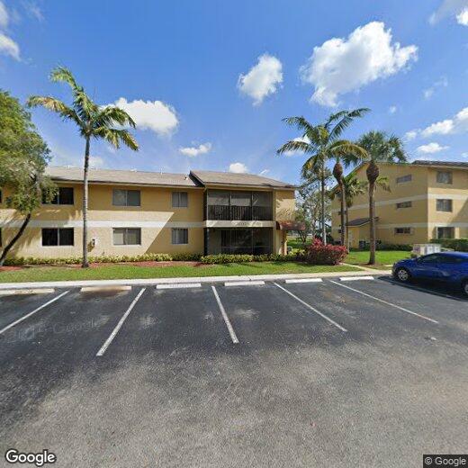 Primary Photo - 3013 N Oakland Forest Dr