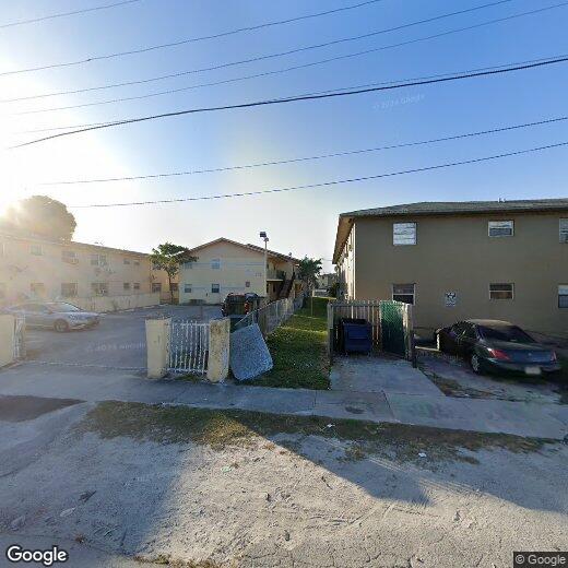 Foto principal - 590 NW 65th St