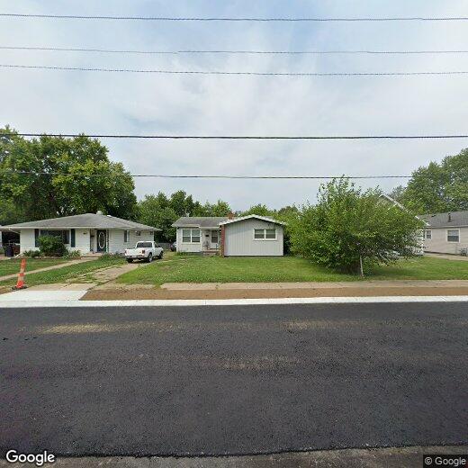 Primary Photo - 857 S Maple Ave